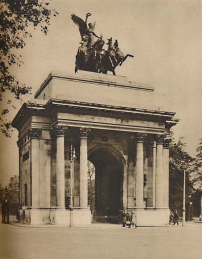 Triomfboog verplaatst van Hyde Park naar Constitution Hill, ca. 1935 door Unbekannt