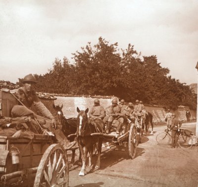 Troepen in paard-en-wagen, Raux, Frankrijk, ca. 1914-1918 door Unbekannt