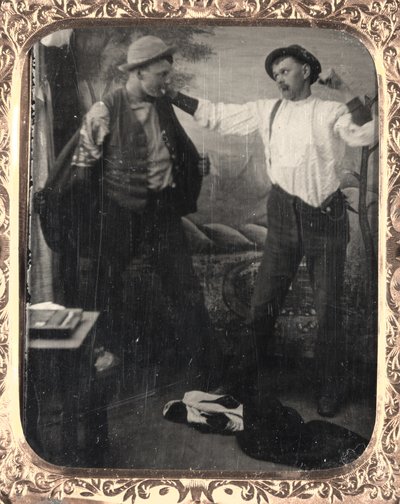 Twee mannen die een gevecht ensceneren in een studio, c. 1860 door Unbekannt