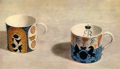 Twee Wedgwood Bekers Ontworpen door Eric Ravilious, 1944 door Unbekannt