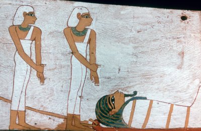 Twee priesteressen, detail van de decoratie van een sarcofaag van de Dame van Madja, 18e dynastie door Unbekannt