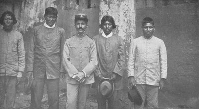 Tymbiras-indianen van de staat Maranhao. Lt. Pedro Dantas en zijn tolken, 1914 door Unbekannt