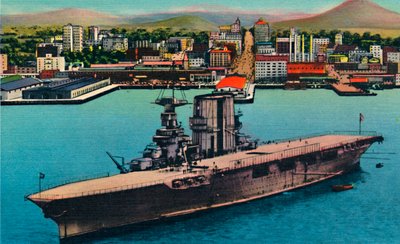 Vliegtuigdrager van de Amerikaanse marine voor anker aan de voet van Broadway. San Diego, Californië, ca. 1941 door Unbekannt