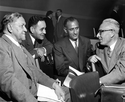 VS en Pakistaanse afgevaardigden bij de Verenigde Naties, Parijs, 1950s door Unbekannt