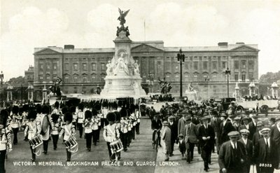 Victoria Memorial, Buckingham Palace en Wachten, Londen, 1930s door Unbekannt