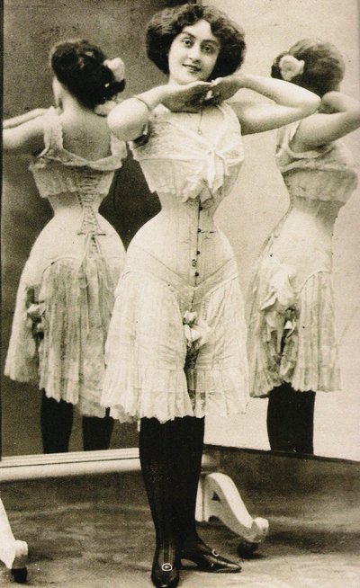 Victoriaans korset, Eind 1890s door Unbekannt