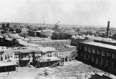 Uitzicht op Bagdad vanaf een torenblok, 31e Britse veldhospitaal, Mesopotamië, WOI, 1918 door Unbekannt