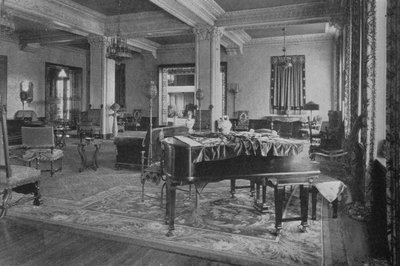 Zicht op lounge, Gaylord Apartments, Los Angeles, Californië door Unbekannt