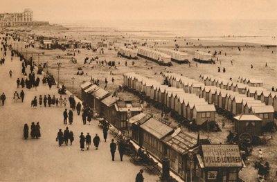 Uitzicht op de Esplanade richting het Palace Hotel en Cabins, ca. 1928 door Unbekannt