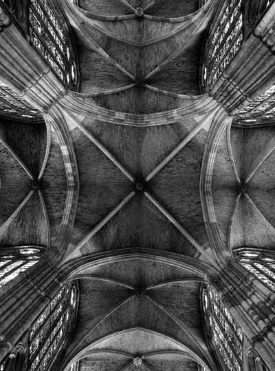 Uitzicht op de gewelven van het schip van de Kathedraal Santa Maria de la Regla door Unbekannt