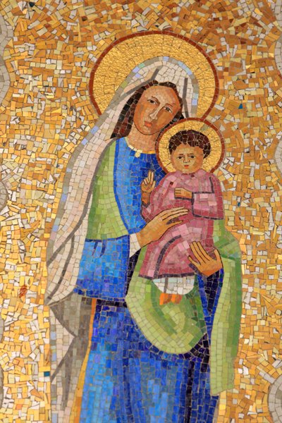 Maagd en kind. Vietnam. Basiliek van de Aankondiging, Nazareth, Israël door Unbekannt