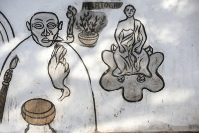 Voodoo muurschildering op de Akodessewa Fetish Markt, bekend als de grootste voodoo markt ter wereld. Lome, Togo door Unbekannt