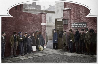 Wachten op toelating tot St Marylebone Werkhuis, Luxborough Street, Londen, ca. 1901 1903 door Unbekannt