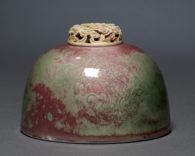 Waterpot met ivoren deksel, 1662-1722 door Unbekannt