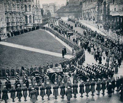 Binnen de muren van het historische Windsor Castle, 1936 door Unbekannt