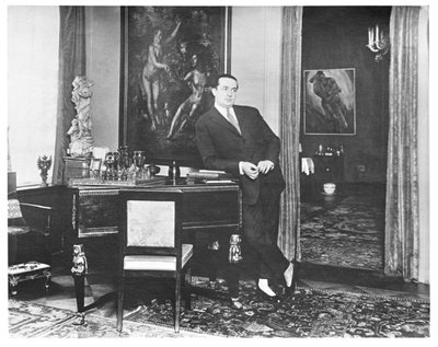 Wolfgang Gurlitt in de studeerkamer van zijn galerie aan de Potsdamer Strasse, Berlijn, ca. 1925 door Unbekannt