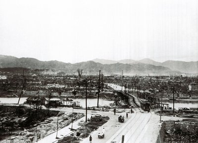 Wereldoorlog II: ruïnes van Hiroshima na de atoombombardement, 6 augustus door Unbekannt