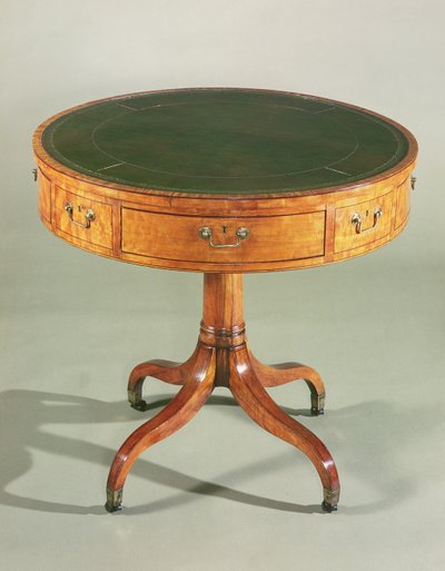 Een kleine Sheraton satijnenhouten drumtafel. Engels, c.1790 door Unbekannt Unbekannt