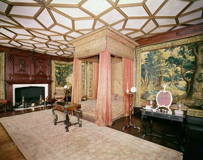 Gordijnen en sprei van rood satijn en zilverweefsel appliqué, uit de Spangled Bedroom, ca. 1619-20 door Unbekannt Unbekannt
