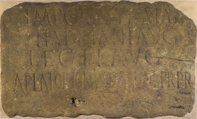 Inscriptie van milecastle 38 op de Muur van Hadrianus, die de bouw van de milecastle door het 2e Legioen Augusta, 122-125 n.Chr. vastlegt door Unbekannt Unbekannt