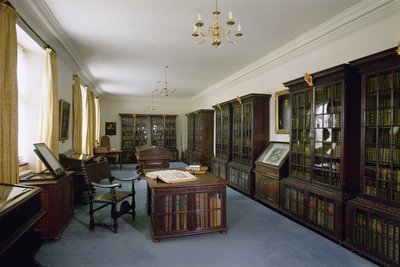 Interieur van Pepys Bibliotheek, Magdalene College, Cambridge door Unbekannt Unbekannt