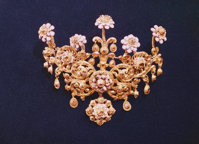 Stomacher, Spaans, 18e eeuw (goud met roosgeslepen diamanten) door Unbekannt Unbekannt