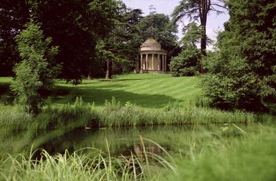 De Tempel van Oude Deugd, ontworpen door William Kent in ca. 1734 door Unbekannt Unbekannt