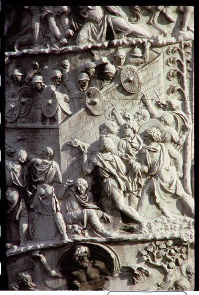 Zuil van Trajanus, gebouwd ter viering van de overwinning op de Daciërs, mogelijk ontworpen door Apollodorus van Damascus, 113 n.Chr. (detail) door Unbekannt Unbekannt