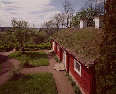 Uitzicht op het huis en de tuinen van Carl Linnaeus, Hammarby, Uppsala, Zweden door Unbekannt Unbekannt