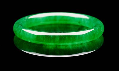 Een uitzonderlijke jade armband door Unbekannt