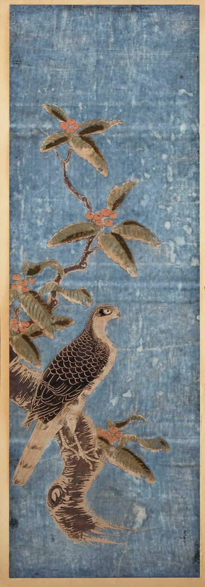 Een ishizuri-e die een valk afbeeldt op een nanten tak, tegen een blauwe achtergrond door Unbekannt