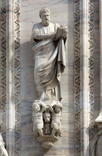 Architectuur: standbeeld van Sint Marcus door Donato Carabelli (1811). Detail van de gevel van de kathedraal (dom of duomo) van Milaan, Italië (detail) door Unbekannt