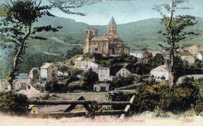 Auvergne, Puy-de-Dome (63), Saint Nectaire (Saint-Nectaire): uitzicht op het dorp en de kerk, eind 19e-begin 20e eeuw - Ansichtkaart door William M. Timlin