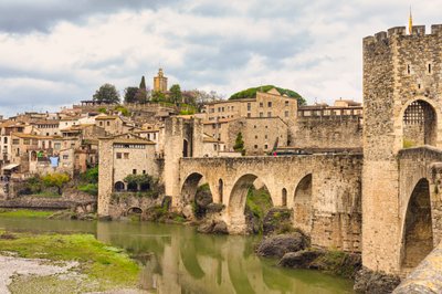 Besalu, provincie Girona, Catalonië, Spanje, 2018 door Unbekannter Künstler