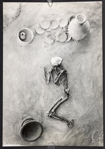 Begrafenisgroep op begraafplaats op Site H, Oostelijke Greppel, Harappa-opgravingen, Mohenjo-Daro door Unbekannter Künstler