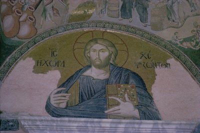 Christus in Majesteit, mozaïek boven de deur van de narthex van de Byzantijnse kerk van St. Saviour van de Chora door Unbekannt