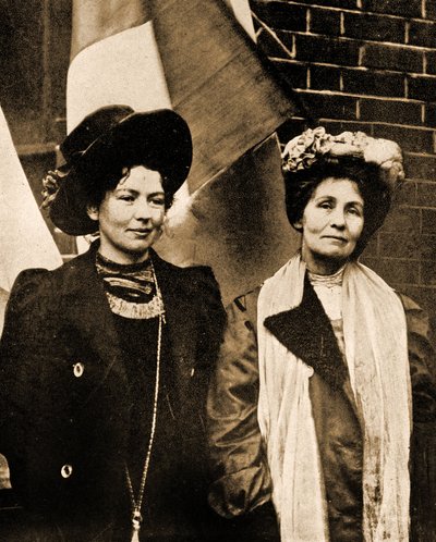 Christabel en Emmeline Pankhurst (foto) door Unbekannter Künstler