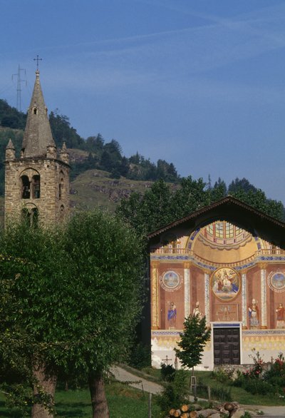 Kerk van Sint Leger met de laat-Renaissance klokkentoren, Aymavilles, Aostavallei, Italië door William M. Timlin
