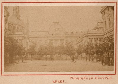 Commune van Parijs (1871): uitzicht op het Paleis van Justitie in Parijs na de brand in mei 1871. Fotografie van Pierre Pepetit door Unbekannt