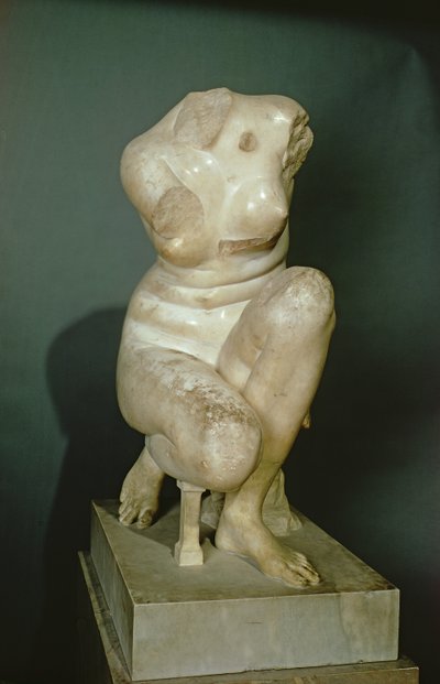 Hurkende Aphrodite, Romeinse kopie van origineel Grieks brons uit de late 3e eeuw v.Chr. (marmer) door Unbekannt
