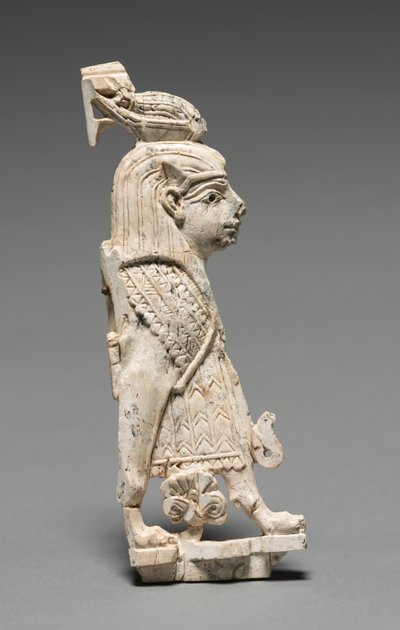 Decoratieve plaquette: Gevleugelde sfinx, 900-800 v.Chr. door Unbekannt