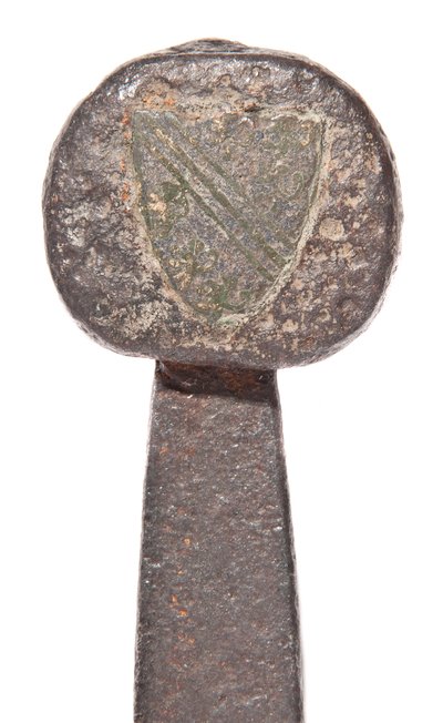 Detail, laatmiddeleeuws zwaard met vroegere Vikingblad en wapenschilden van de De Bohun familie door Unbekannt