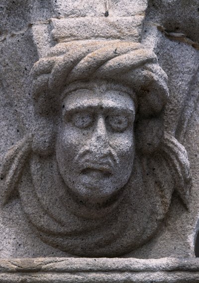 Detail van een fries op een historisch gebouw op het Republieksplein (Praça da República) in Viana Do Castelo, Portugal door Benjamin Baud