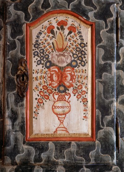 Deur van handgemaakt houten kabinet met handgeschilderde bloemendecoratie, San Giovanni, Trentino-Zuid-Tirol, Italië, (detail) door William M. Timlin