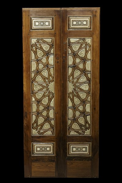 Deur met sterdecor. Egypte, Caïro, circa 1380-1420. Rozenhout, jujube, ebbenhout, ivoor. Louvre Museum door William M. Timlin