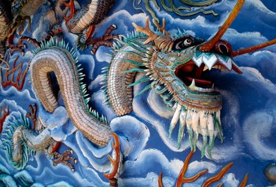 Draken, Haw Par Villa (Tiger Balm Garden), een themapark gebaseerd op Chinese mythologie en legendes, Singapore, Republiek Singapore door Benjamin Baud