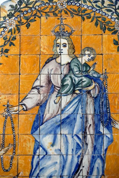 Evora Museum. Azulejos. Sint Dominicus ontvangt de Rozenkrans van de Maagd. Portugal. door Benjamin Baud