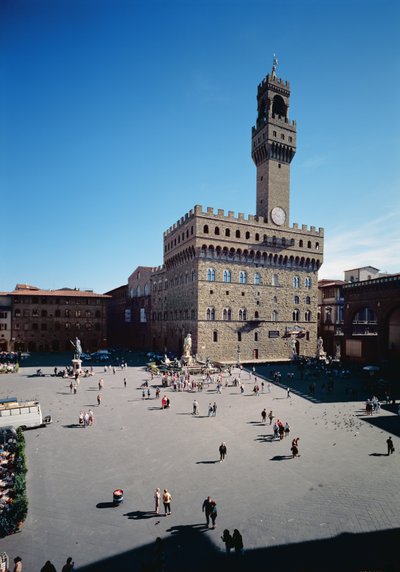 Exterieur van het Palazzo Vecchio ontworpen door Arnolfo di Cambio door Unbekannt