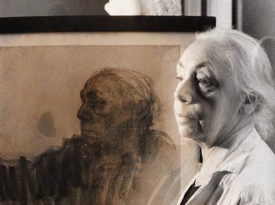 Duitse schilder, graficus en beeldhouwer Kaethe Kollwitz, Duitsland rond 1940 (zwart-wit foto) door Unbekannter Künstler