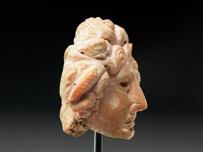 Hoofd van Medusa, uit Bactrië of Gandhara, 2e-1e eeuw v.Chr. door Unbekannt